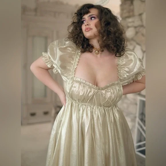 NWOT Selkie Seashell Gown in Champagne - Size XXL